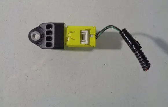 Toyota Auris E180 Airbag deployment crash/impact sensor 8983102140