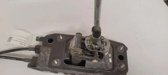Volkswagen PASSAT B6 Gear shifter/selector 1K0711091A 3C0711049M