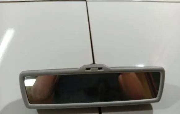 Rear view mirror (interior)
