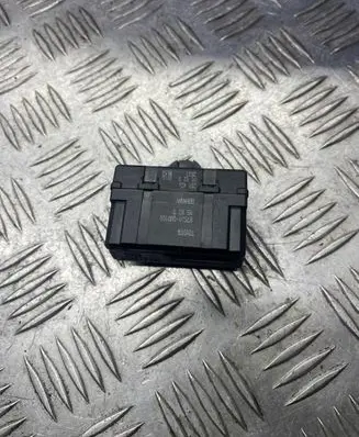 Toyota Avensis T250 Seat heating relay 875010W0100 05023 200420