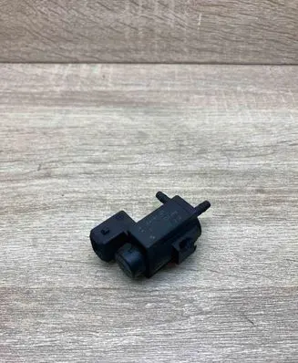 BMW 5 E39 Turbo solenoid valve 1742712