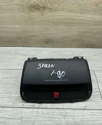 Skoda Octavia Mk2 (1Z) Dash center air vent grill 1Z0820951