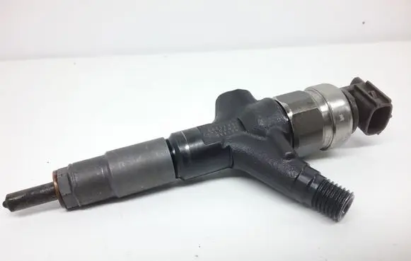 Subaru Outback Fuel injector 16613AA020 DENSO7890 08K11200