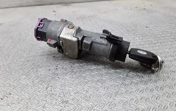 Volkswagen Polo Ignition lock 4B0905851