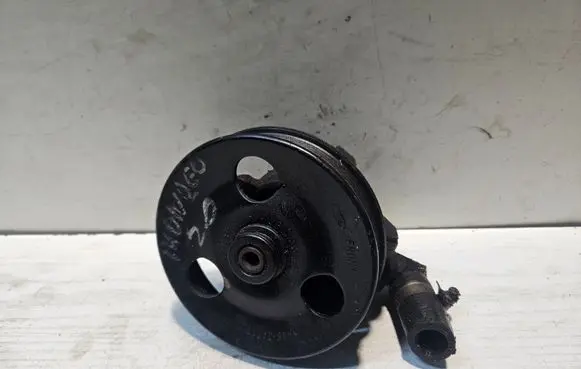 Ford Mondeo MK I Power steering pump 94BB3A733AA