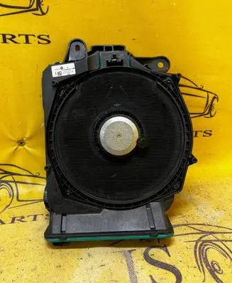 BMW 5 G30 G31 G38 Subwoofer speaker 9395862