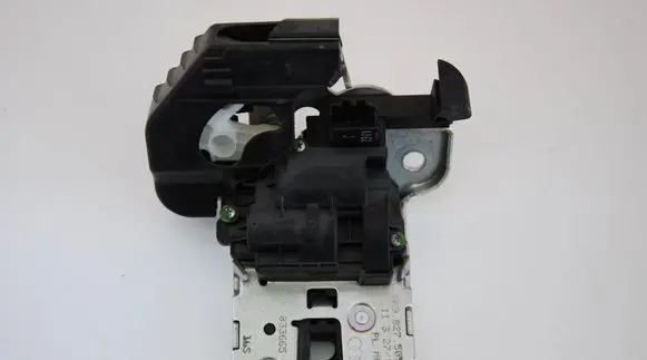 Audi A5 8T 8F Tailgate/trunk/boot lock/catch/latch 8K9827505A