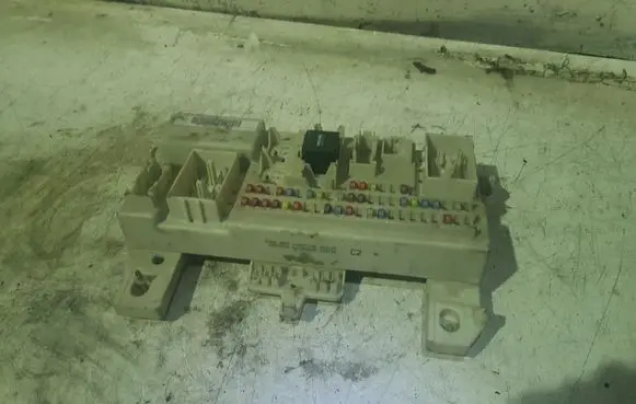 Ford Focus Fuse module 4M5T14A073