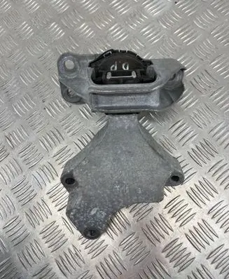 Engine mount bracket