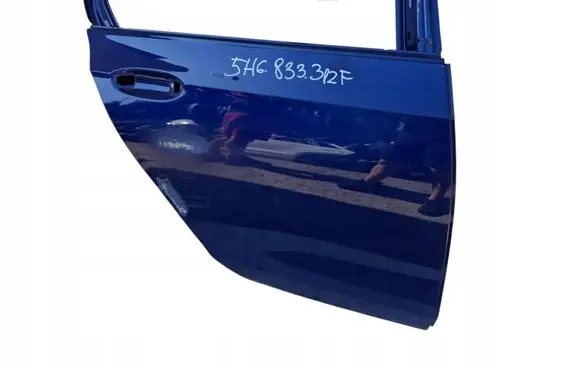 Volkswagen Golf VIII Rear door 5H6833312F