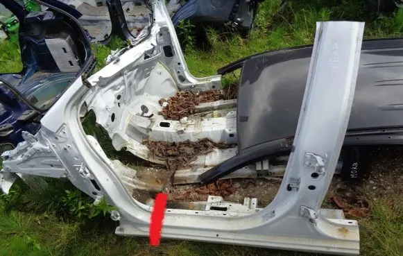 Opel Karl Pillar (middle) 
