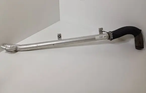 Engine coolant pipe/hose