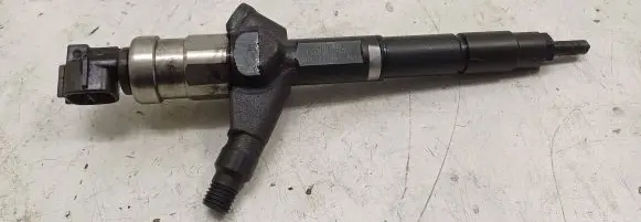 Nissan Primera Fuel injector 16600AU600