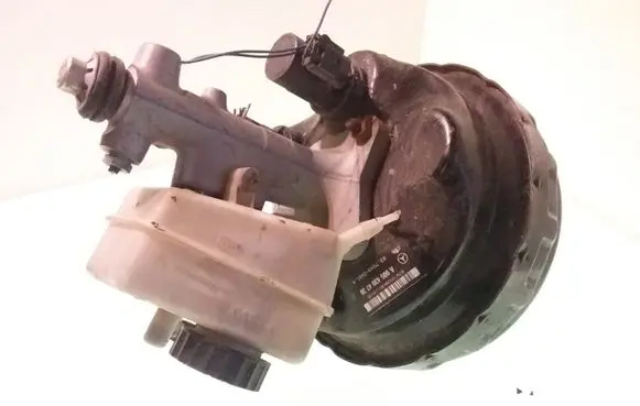 Mercedes-Benz C W203 Brake booster A0054304730