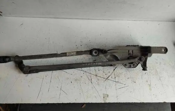 Ford Focus Front wiper linkage and motor 3397020776 4M517504AB