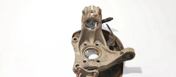 Volkswagen PASSAT B6 Front wheel hub