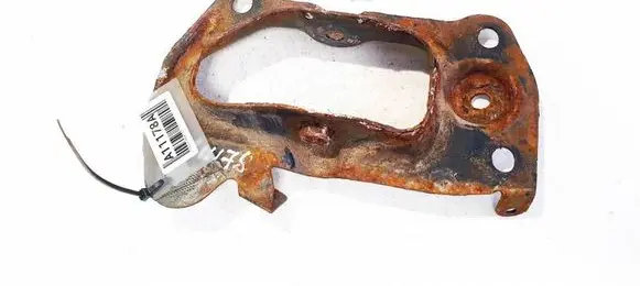 Volkswagen PASSAT CC Bracket in trunk/boot 
