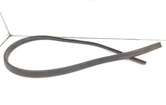 Volkswagen PASSAT B8 Engine compartment rubber 3G0823723