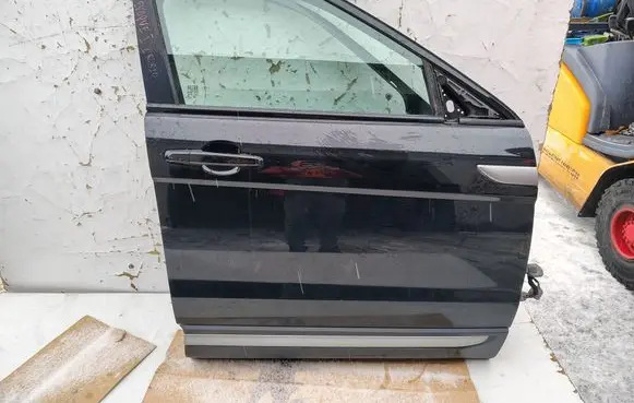 Land Rover Evoque I Front door 