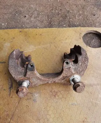 Volkswagen Transporter - Caravelle T5 Front Brake Caliper Pad/Carrier 