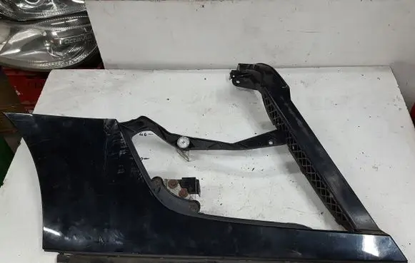 Audi R8 42 Front door window glass four-door 2008R
