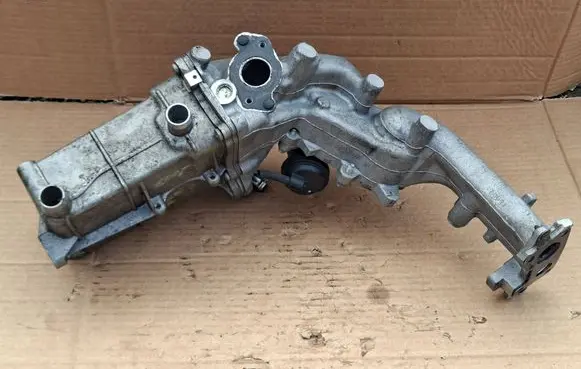 Mercedes-Benz E W211 EGR valve cooler A6461401608
