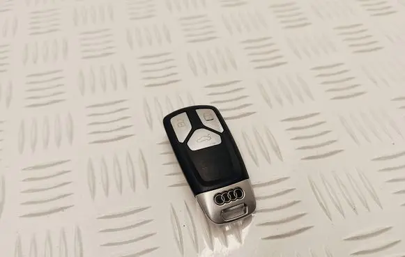Audi A4 Allroad B9 Ignition key/card 4M09597543A
