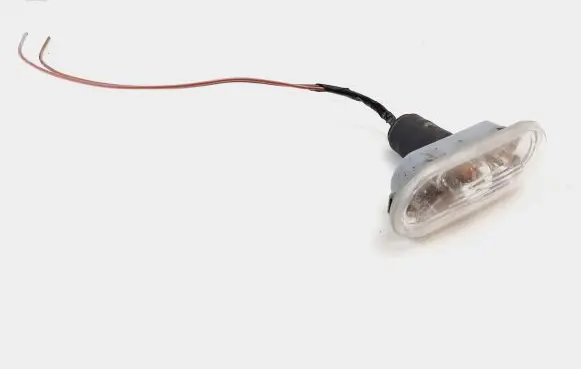 Front fender indicator light