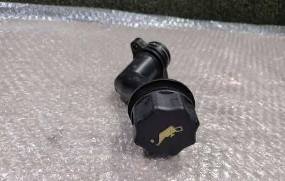 Iveco Daily 6th gen Oil fill pipe 504079882