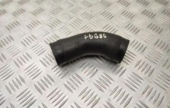 Coolant pipe/hose