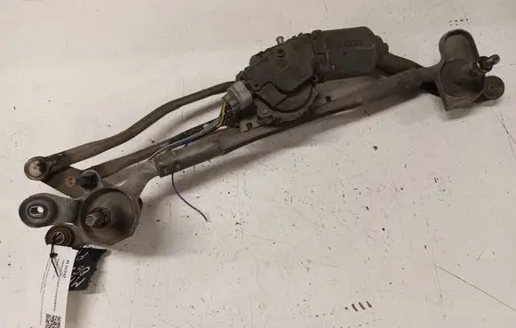 Mazda 5 Front wiper linkage and motor