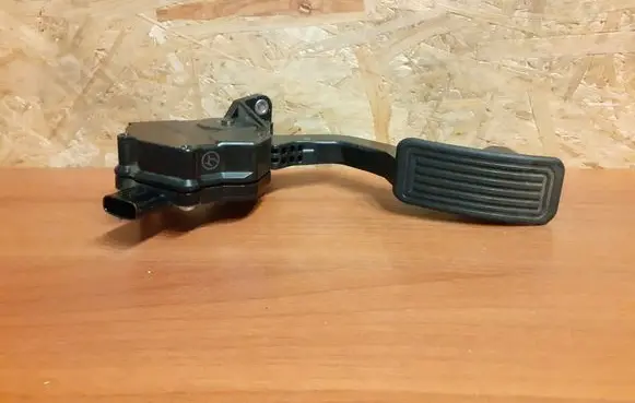Lexus CT 200H Accelerator throttle pedal 7811076090 198809490