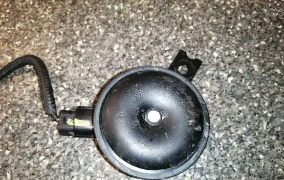 Hyundai i30 Horn signal 966303X001