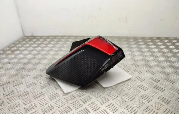 Peugeot 3008 II Rear/tail lights 9810477180