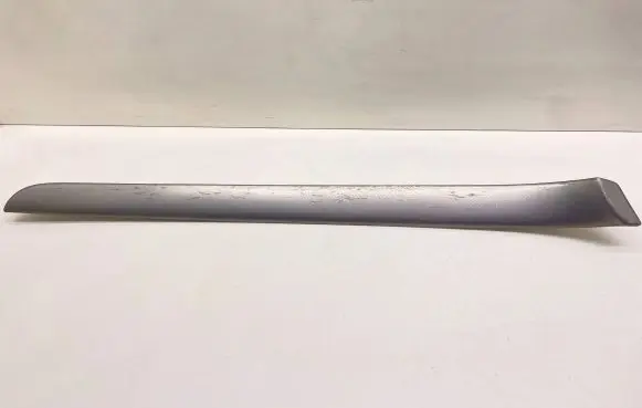 Dashboard glove box trim