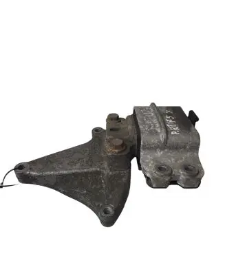 Volkswagen Touran I Engine mount bracket 1K0199555