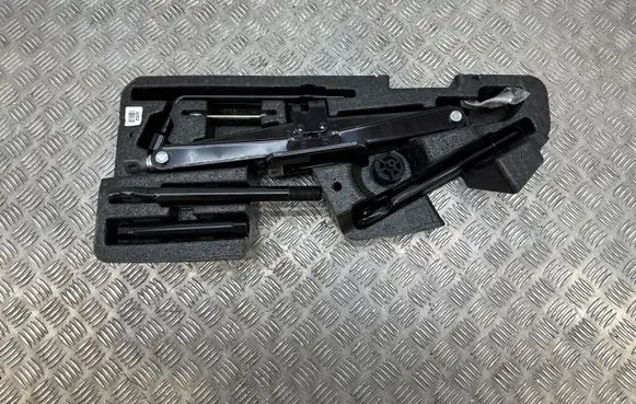 KIA Sorento Tool box 09149C5000