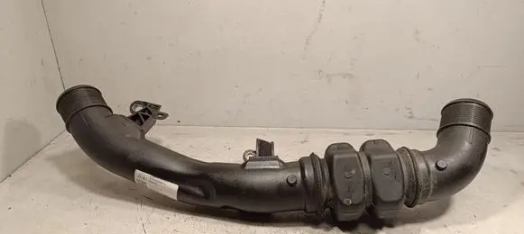 Ford Kuga II Intercooler hose/pipe DS736C646FJ