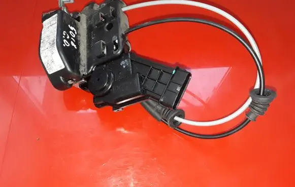 KIA Carens II Rear door lock NOCODE