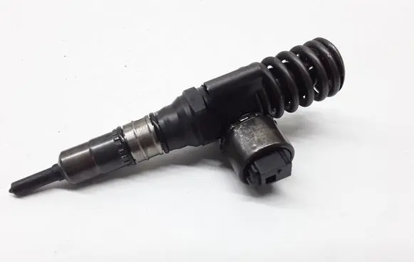 Volkswagen Golf V Fuel injector 03G130073G 0414720404