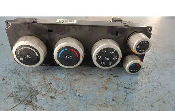 Nissan Quest Air conditioning/heating control unit 