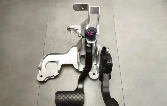 Audi A6 S6 C7 4G Brake pedal bracket assembly 4G1723117
