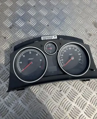 Opel Astra H Speedometer (instrument cluster) 13216684