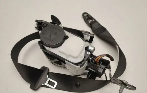 Mercedes-Benz E W213 Front seatbelt A2138605500
