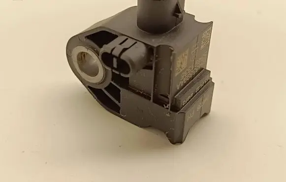 Chrysler Pacifica Airbag deployment crash/impact sensor 68483899AA 53491836A 044736