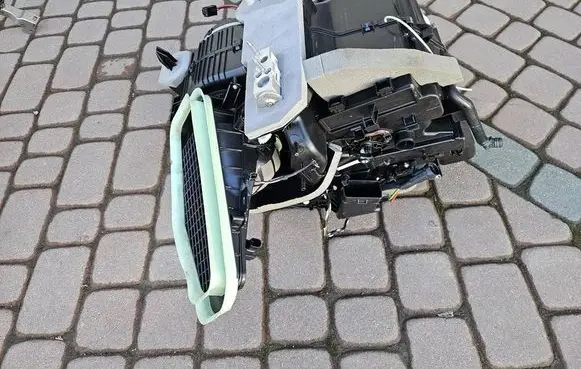 Opel Astra L Interior heater climate box assembly 5O5P5L5E5X1183