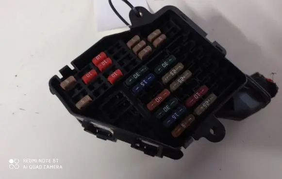 Audi A4 S4 B6 8E 8H Fuse module 8D2941824