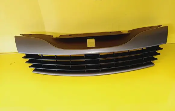 Renault Laguna II Front grill 8200012581