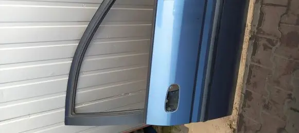 Hyundai Matrix Front door