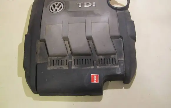 Volkswagen Polo V 6R Engine cover (trim) 03P103925A 03G103925